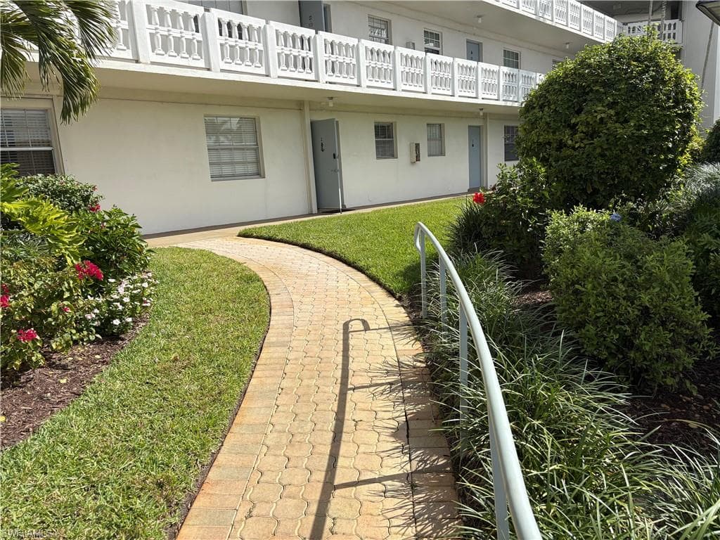 315 Saint Andrews BLVD A2 NAPLES, FL 34113