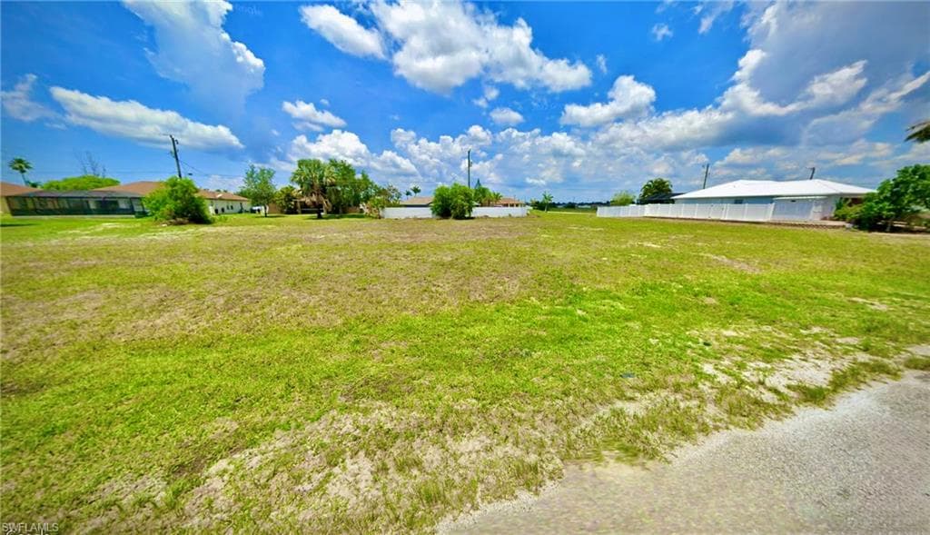 2005 NE 15th ST CAPE CORAL, FL 33909