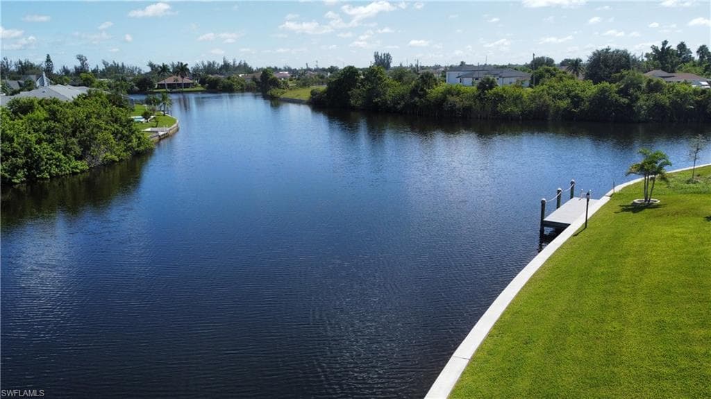 2907 9th ST CAPE CORAL, FL 33993