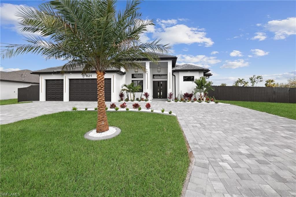821 SW 11th CT CAPE CORAL, FL 33991