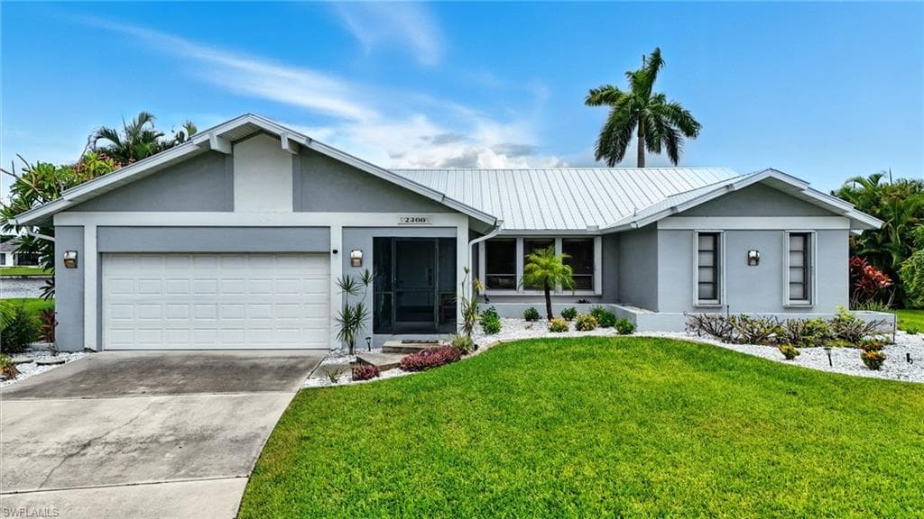 2300 SW 39th TER CAPE CORAL, FL 33914