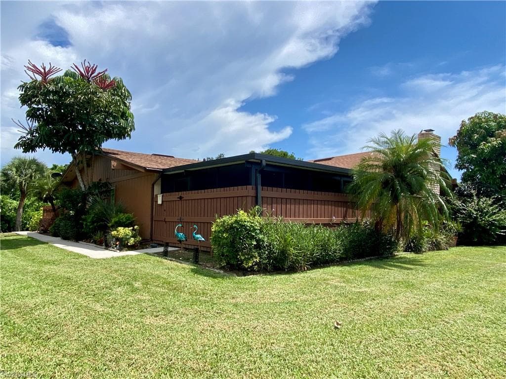 5647 Foxlake DR NORTH FORT MYERS, FL 33917