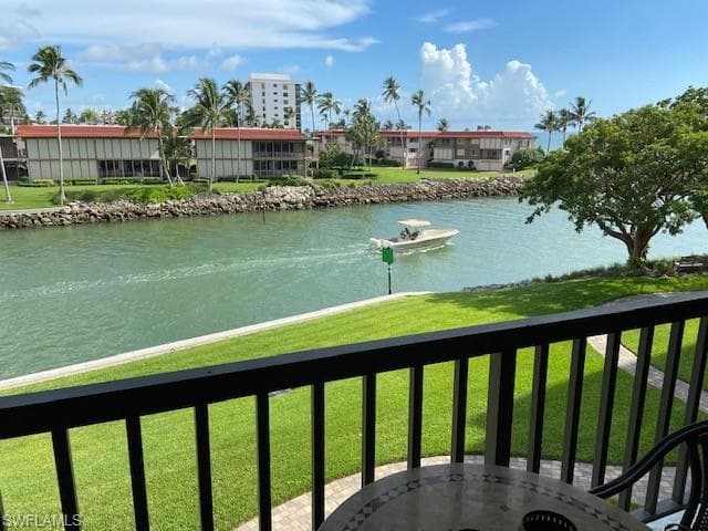 2305 Gulf Shore BLVD N 313 NAPLES, FL 34103