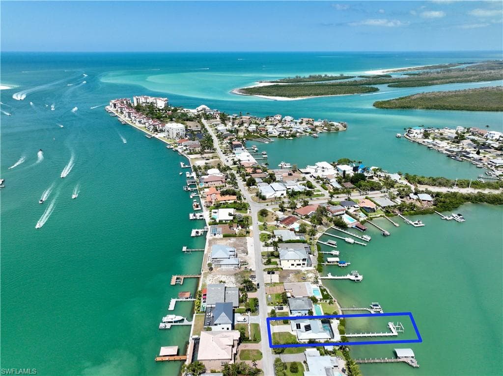 19 Pelican ST E NAPLES, FL 34113