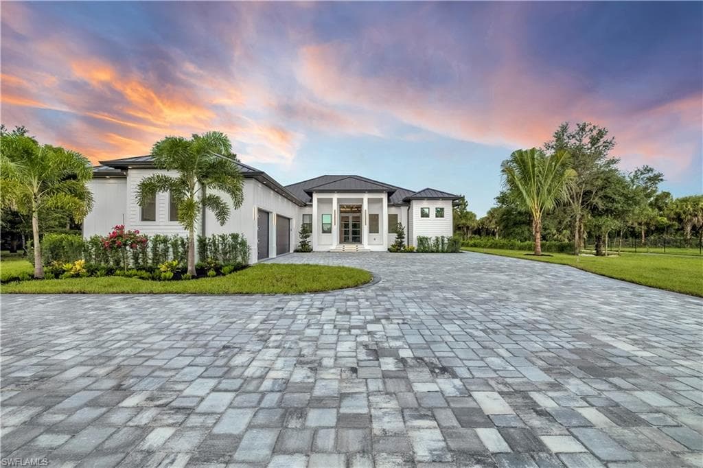 966 15TH ST SW NAPLES, FL 34117