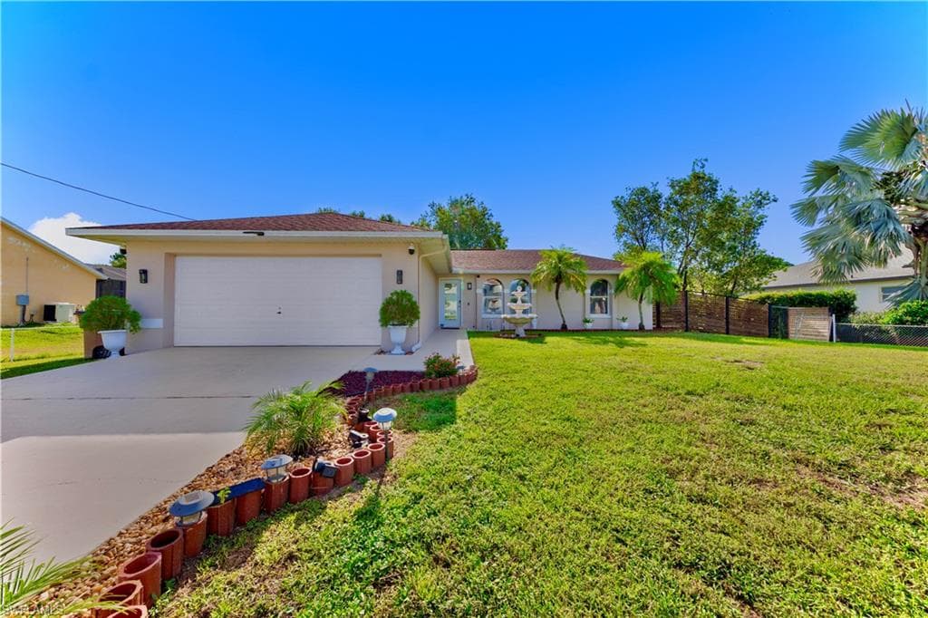 604 Louis AVE LEHIGH ACRES, FL 33972