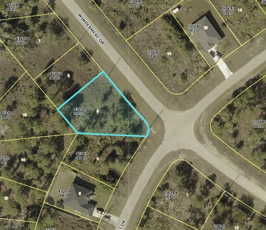 601 Windermere DR LEHIGH ACRES, FL 33972
