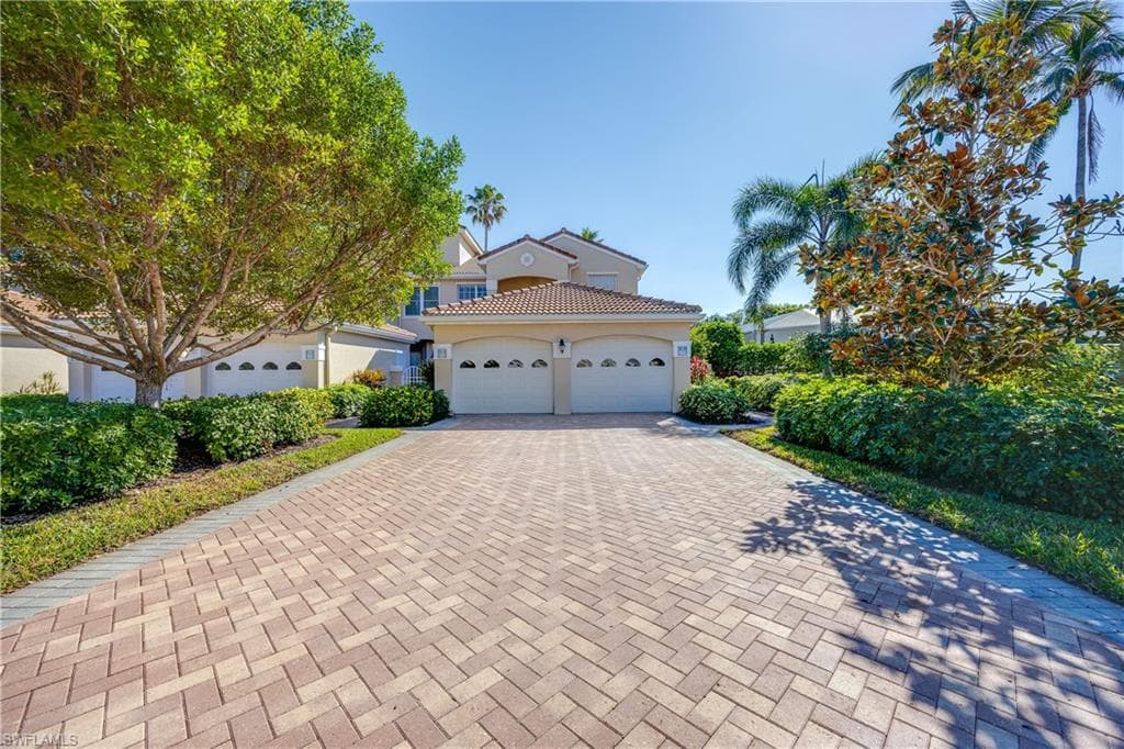 8415 Excalibur CIR B10 NAPLES, FL 34108