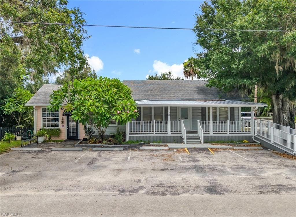70 Yeomans Ave LABELLE, FL 33935