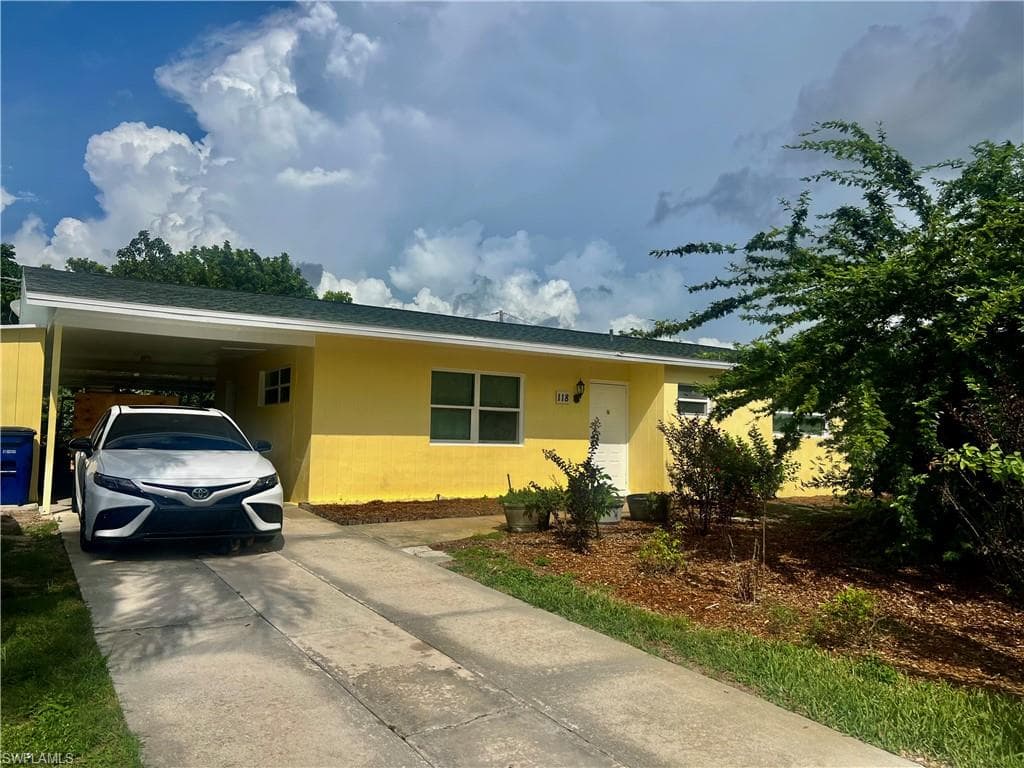 118 Alcala AVE LEHIGH ACRES, FL 33936