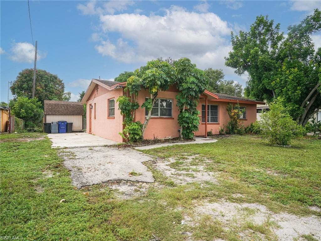 905 Narcissus ST NORTH FORT MYERS, FL 33903