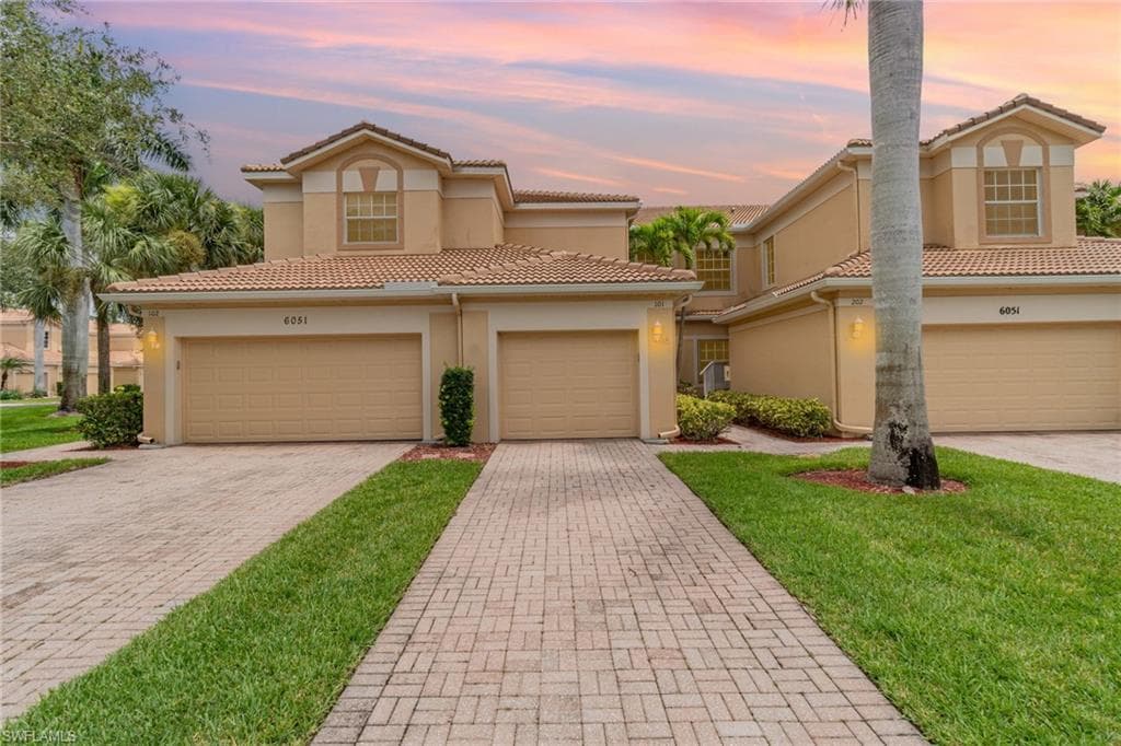 6051 Jonathans Bay CIR 101 FORT MYERS, FL 33908