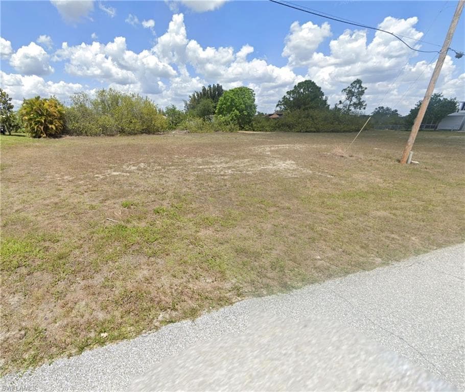 405 NE 17th TER CAPE CORAL, FL 33909
