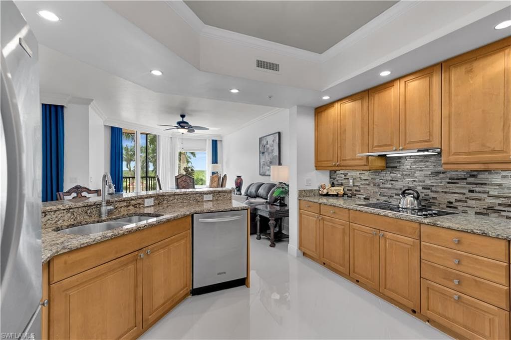 1060 Borghese LN 204 NAPLES, FL 34114