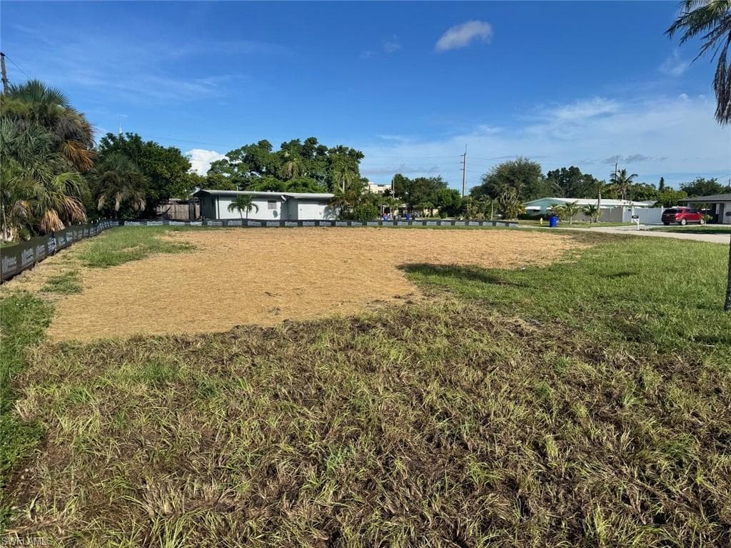 4360 Orangewood AVE FORT MYERS, FL 33901