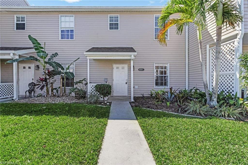 6091 Lake Front DR FORT MYERS, FL 33908