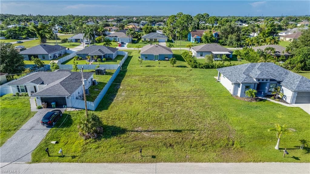 1116 NE 33rd TER CAPE CORAL, FL 33909