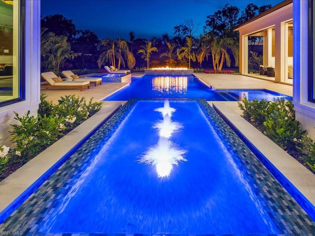 208 Hickory RD NAPLES, FL 34108
