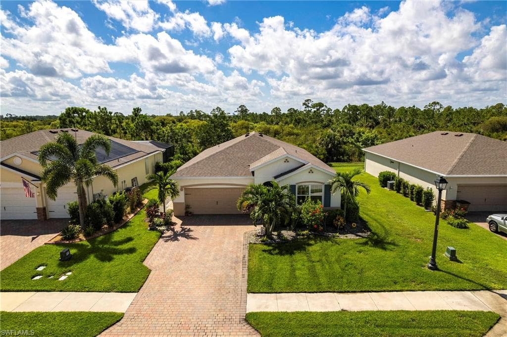 3225 Baravaldo CIR CAPE CORAL, FL 33909