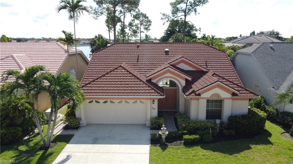 702 Lambton LN NAPLES, FL 34104