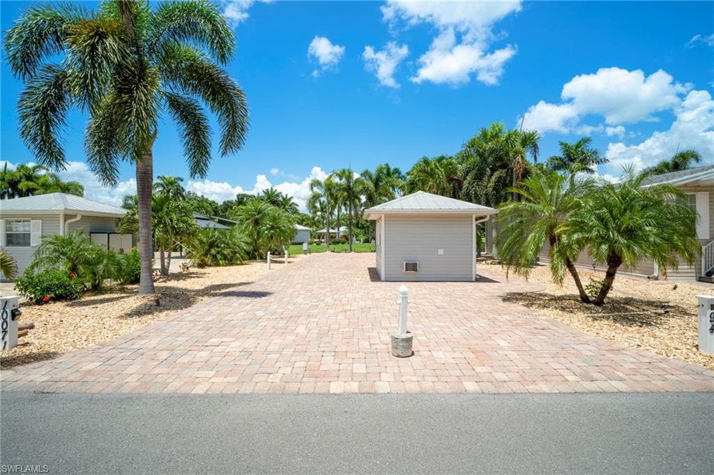 10071 Willowood DR FORT MYERS, FL 33905