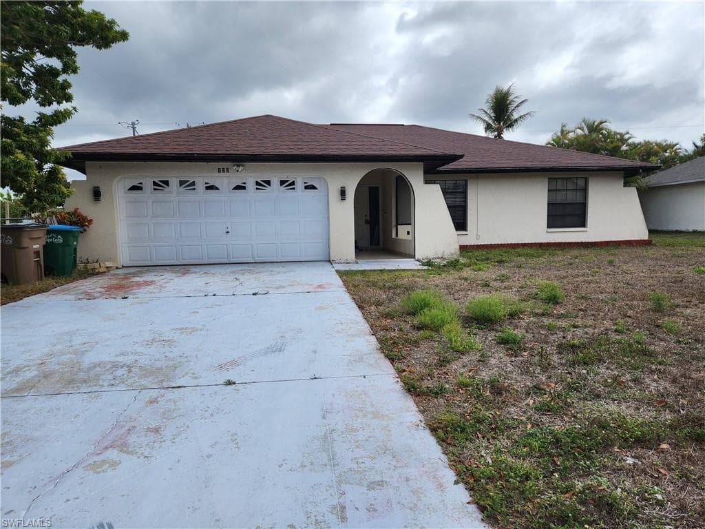 122 SW 21st ST CAPE CORAL, FL 33991