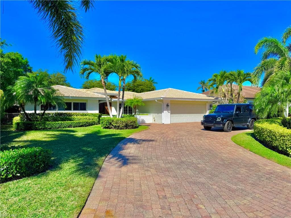 4083 Belair LN NAPLES, FL 34103