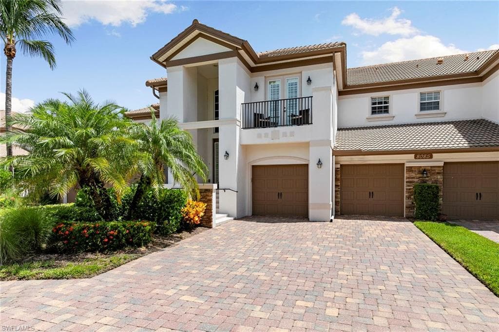 8085 Players Cove DR 201 NAPLES, FL 34113