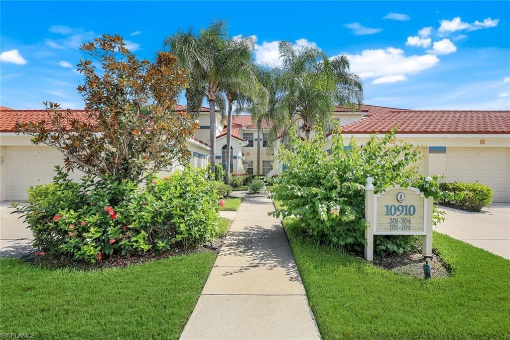 10910 Santa Margherita RD 101 ESTERO, FL 34135