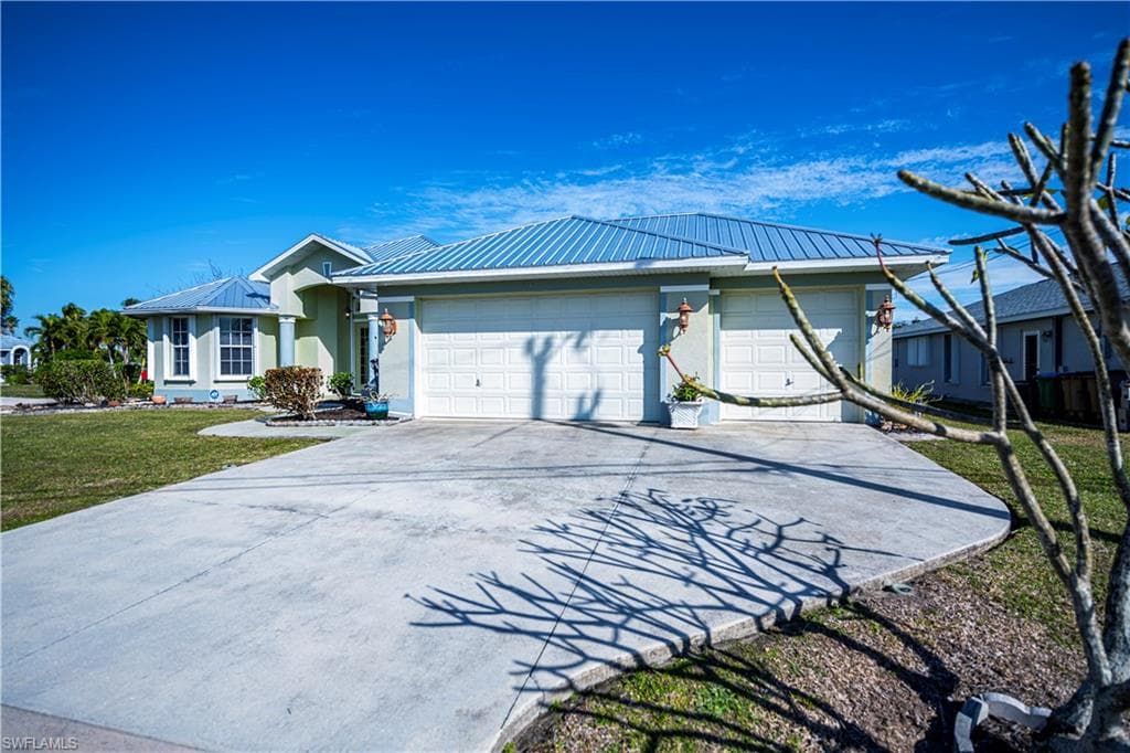 3301 SE 4th PL CAPE CORAL, FL 33904
