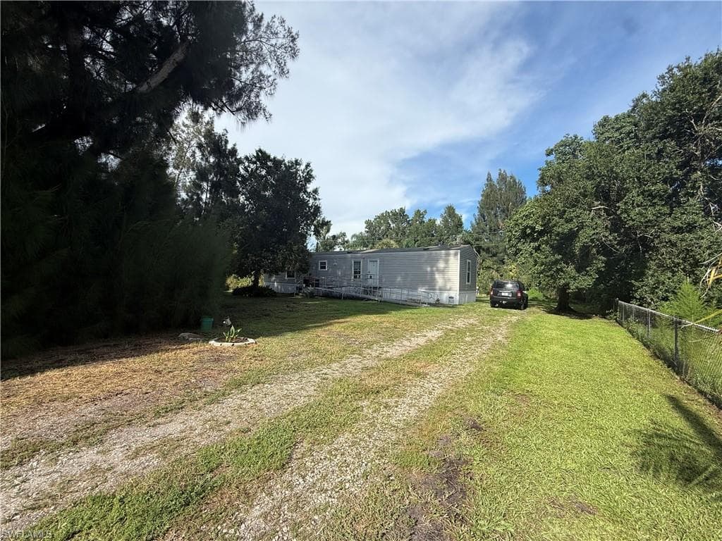 2860 Winona DR NORTH FORT MYERS, FL 33917