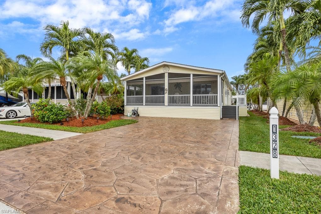 1328 Amethyst Lake LN NAPLES, FL 34114