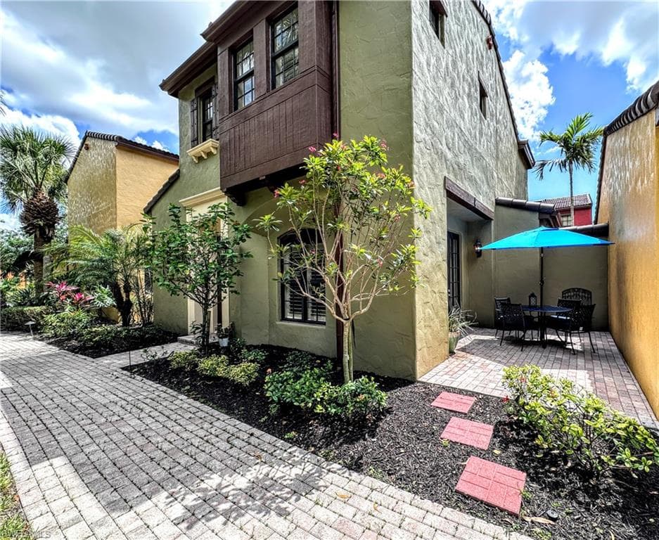 9137 Chula Vista ST 12602 NAPLES, FL 34113