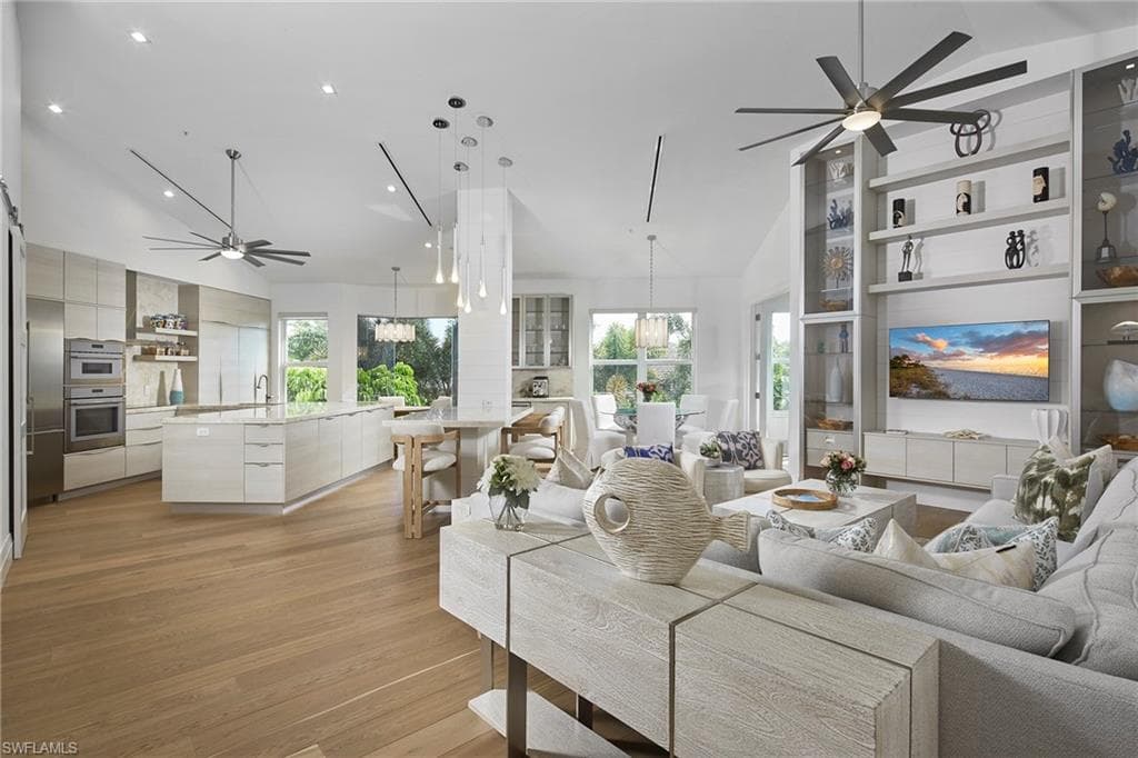 231 Colonade CIR NAPLES, FL 34103
