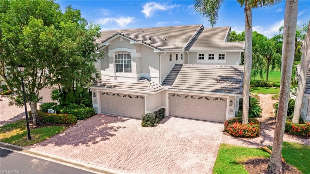 6025 Pinnacle LN 6-602 NAPLES, FL 34110