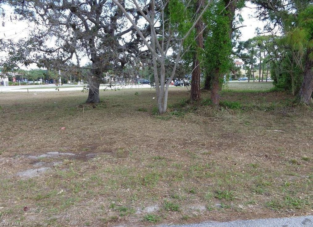 191 1st ST NAPLES, FL 34134