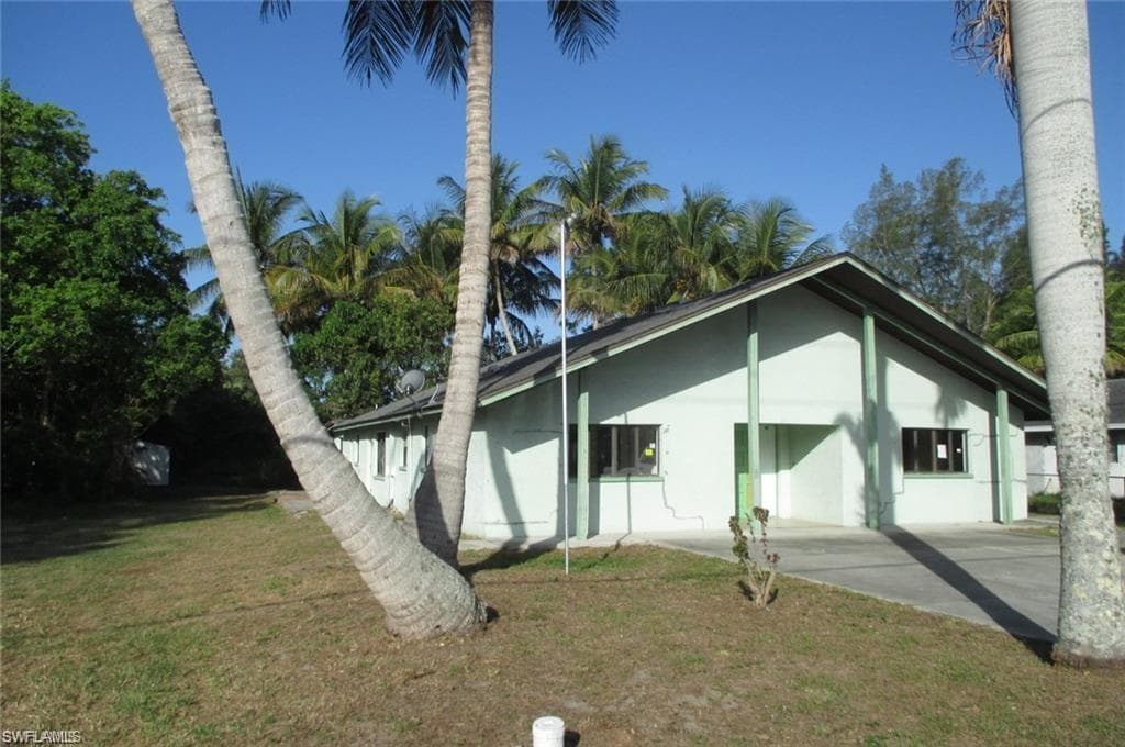 5395 Carolina AVE NAPLES, FL 34113