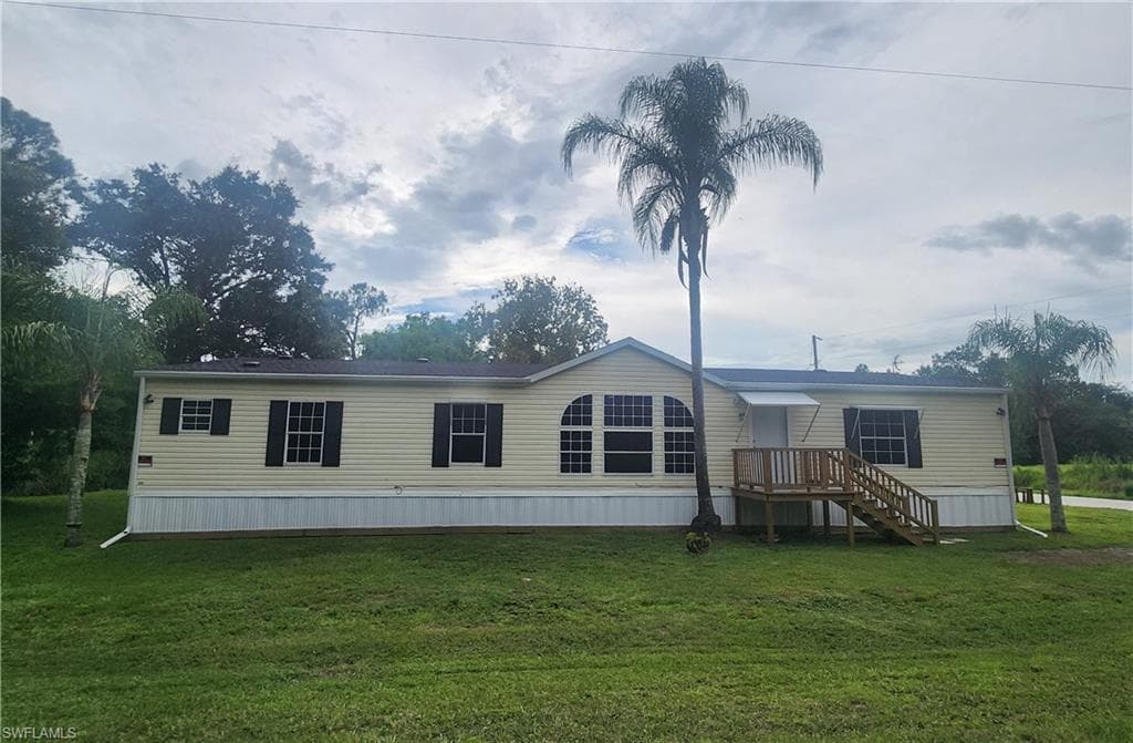 219 N Ballard RD AVON PARK, FL 33825