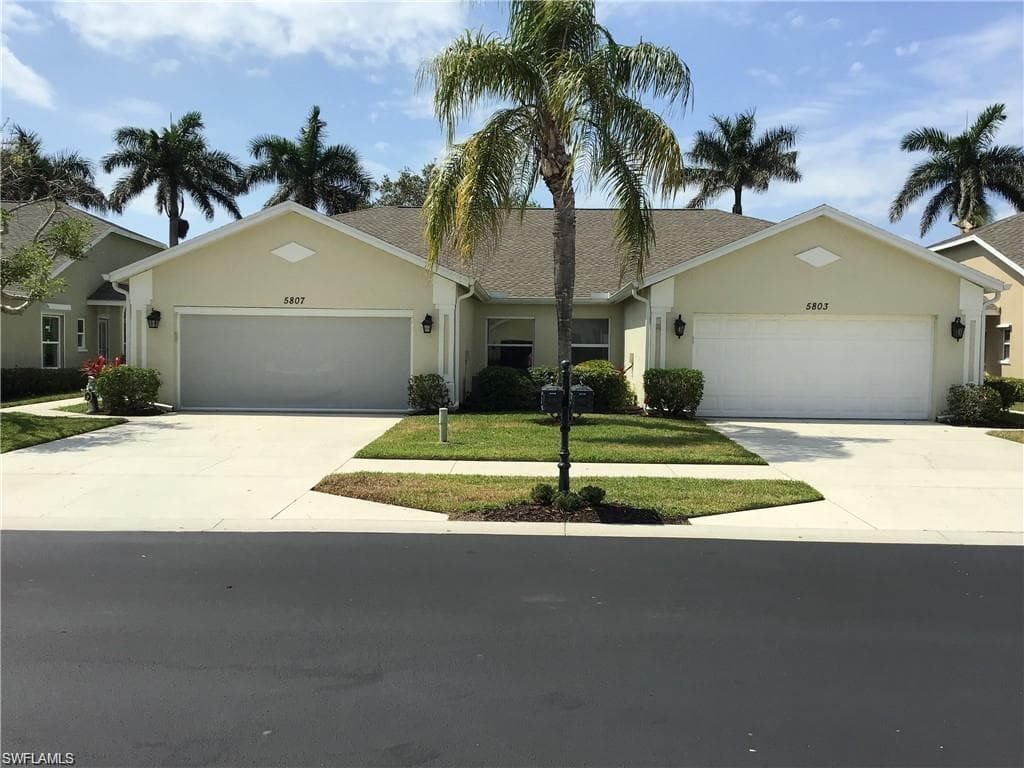 5803 Greenwood CIR 125 NAPLES, FL 34112