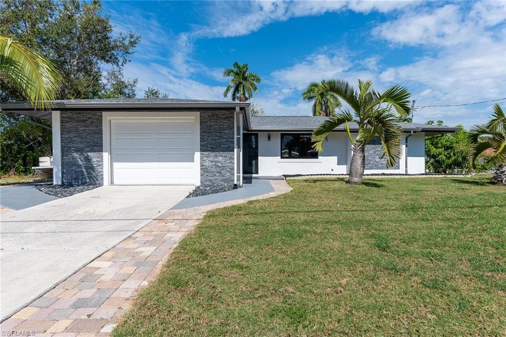 9793 Tonya CT BONITA SPRINGS, FL 34135