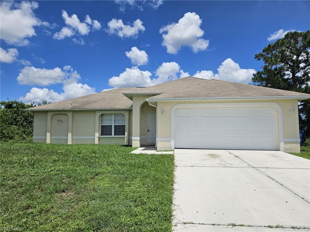 861 Chipley ST LEHIGH ACRES, FL 33974