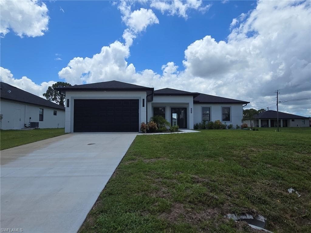 3915 27th ST SW LEHIGH ACRES, FL 33976
