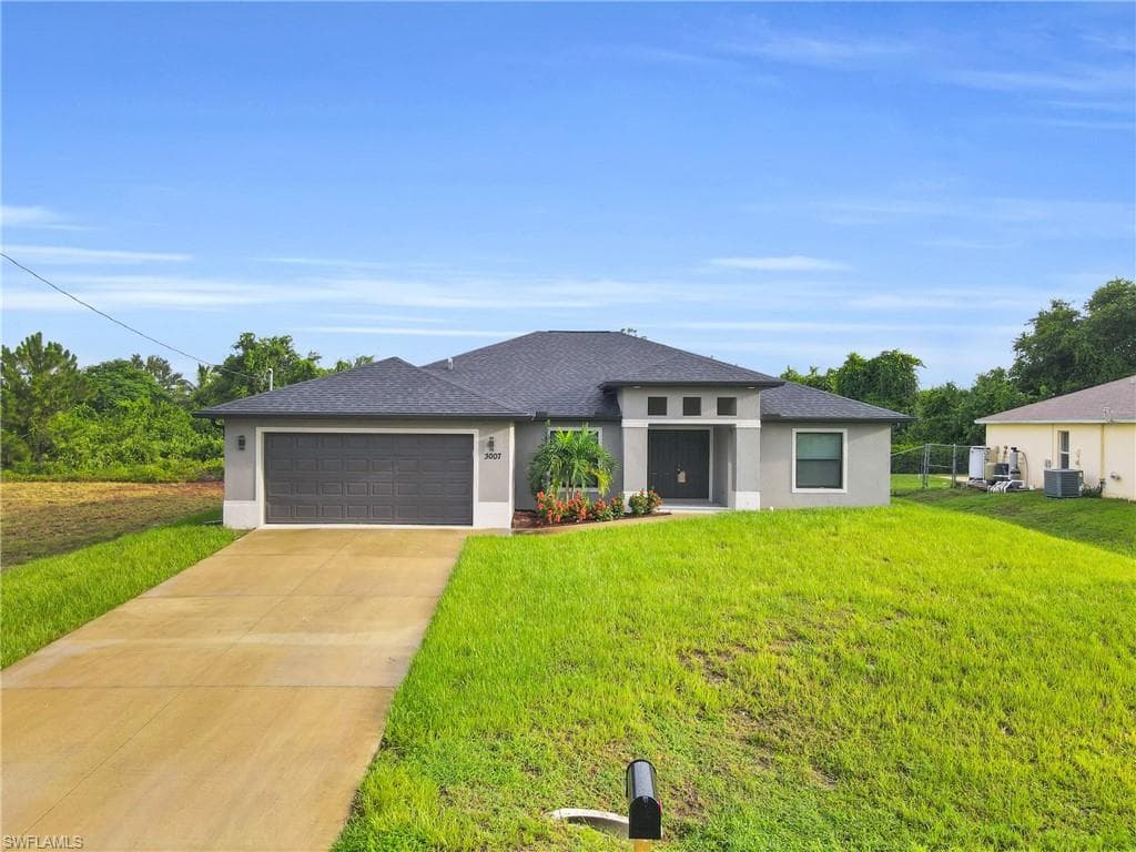 3007 1st ST SW LEHIGH ACRES, FL 33976