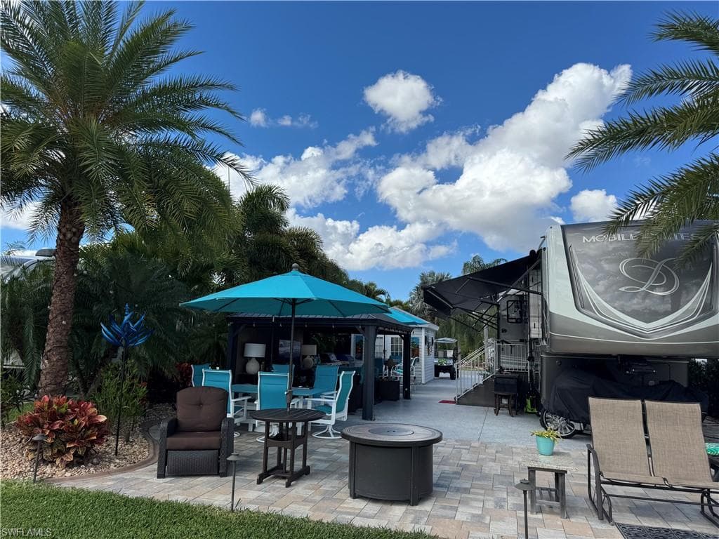 5761 Cypress Woods Resort DR FORT MYERS, FL 33905