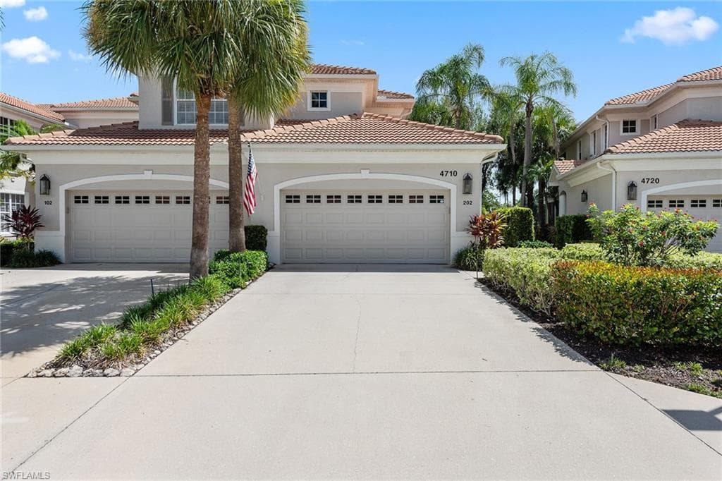 4710 Shinnecock Hills CT 202 NAPLES, FL 34112