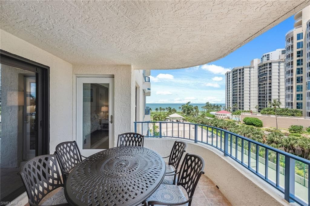 4451 Gulf Shore BLVD N 605 NAPLES, FL 34103