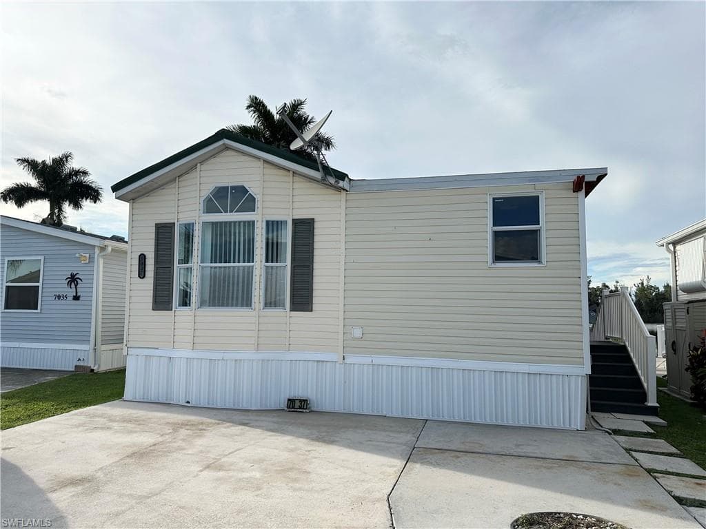 7037 Armadillo WAY FORT MYERS, FL 33967