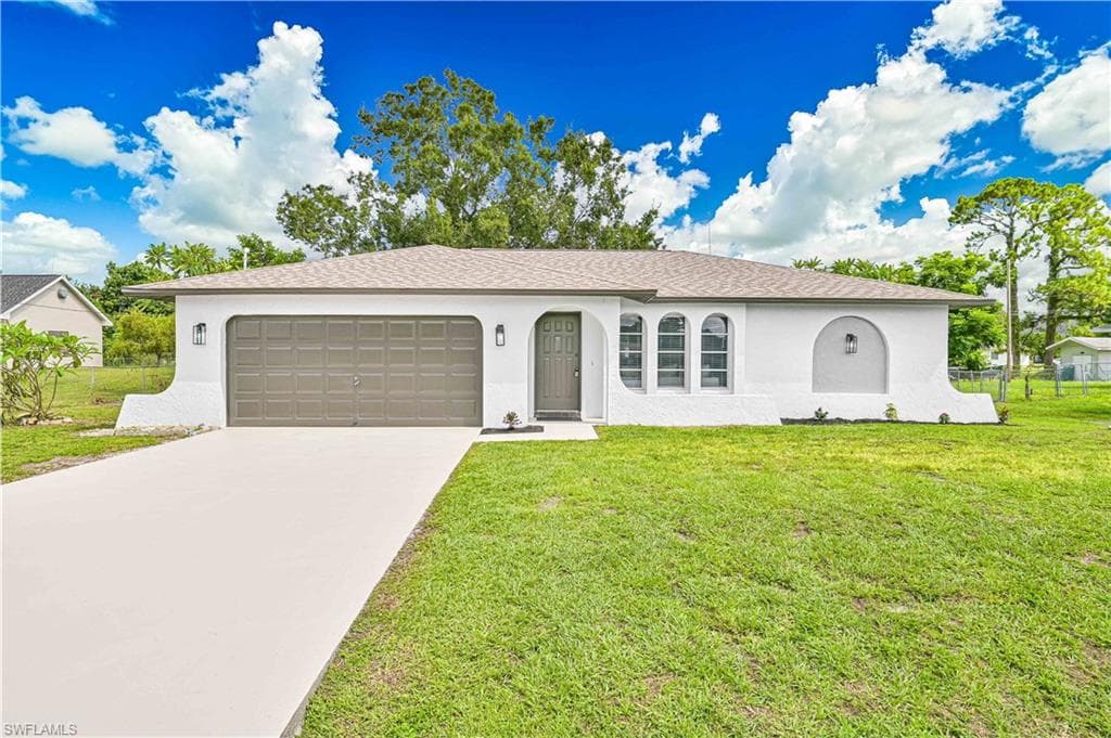 1001 Monroe DR LEHIGH ACRES, FL 33936