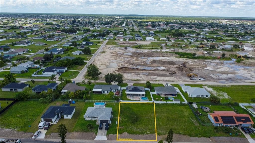 1009 NE 12th TER CAPE CORAL, FL 33909