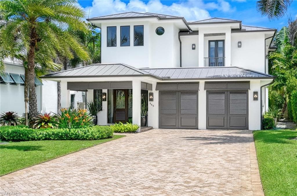 565 Fairway TER NAPLES, FL 34103